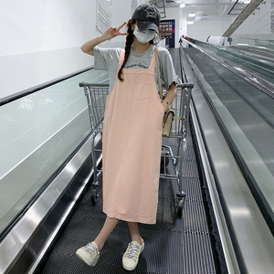 粉色甜美宽松背带裙女装夏季新款小清新学院风设计感显瘦连衣裙子图片