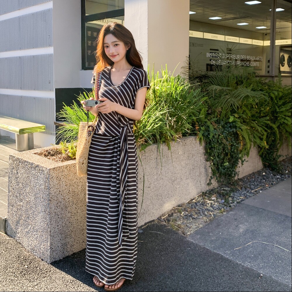 收腰显瘦气质冷淡风条纹连衣裙女夏季新款设计感休闲圆领t恤长裙,女装连衣裙,金十上