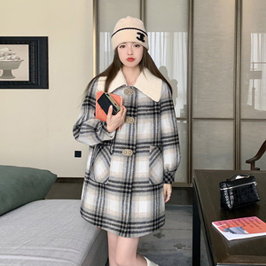 格子毛呢外套女冬季新款英伦风学生加厚复古韩版宽松小个子呢大衣图片