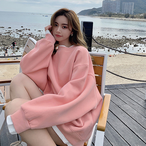 假两件粉色慵懒风卫衣女春秋2025新款配鲨鱼裤奶fufu的设计感上衣图片