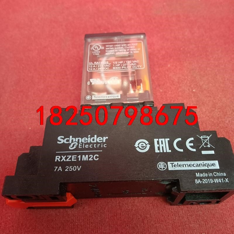施耐德小型中间继电器底座RXZE1M2C 工程剩余一个议价