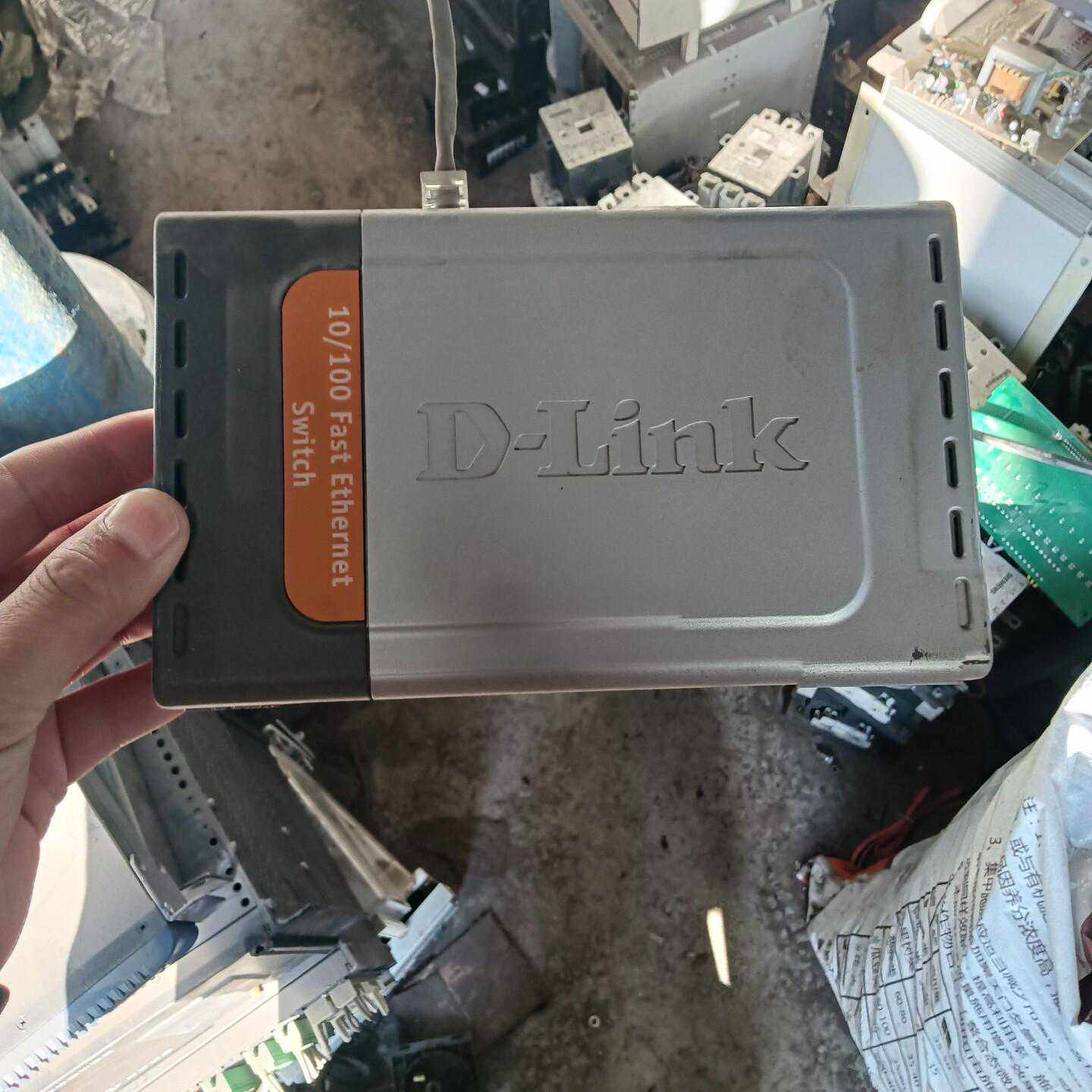 DLink友讯DES1008D8口以太网交换机10议价