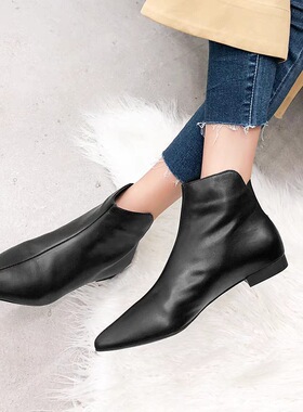 小码及裸靴31 32 33尖头平底短靴女大码黑色软底百搭马丁靴41-43