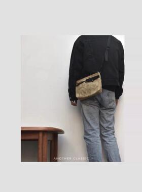 （折扣清仓1个）ANOTHER ClASSIC 油蜡布月亮包（S）