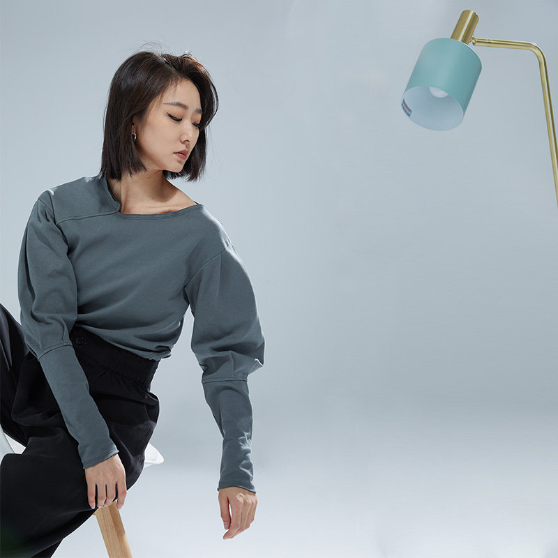 S32舞蹈练功服演出 宽松上衣 长袖现代舞女式原创高级感 原创设计