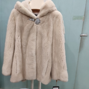 SP4573 潮流女装 浅米黄帽款 时尚