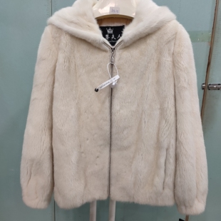 SP3086 潮流女装 米白拉链帽 时尚