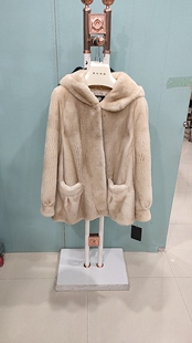 风雪帽 女装 时尚 新款 外套 洋气冬季 米黄色