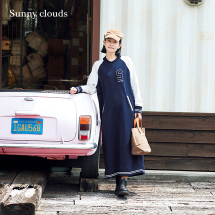 桑妮库拉/Sunny clouds学院风插肩袖字母装饰针织连衣裙