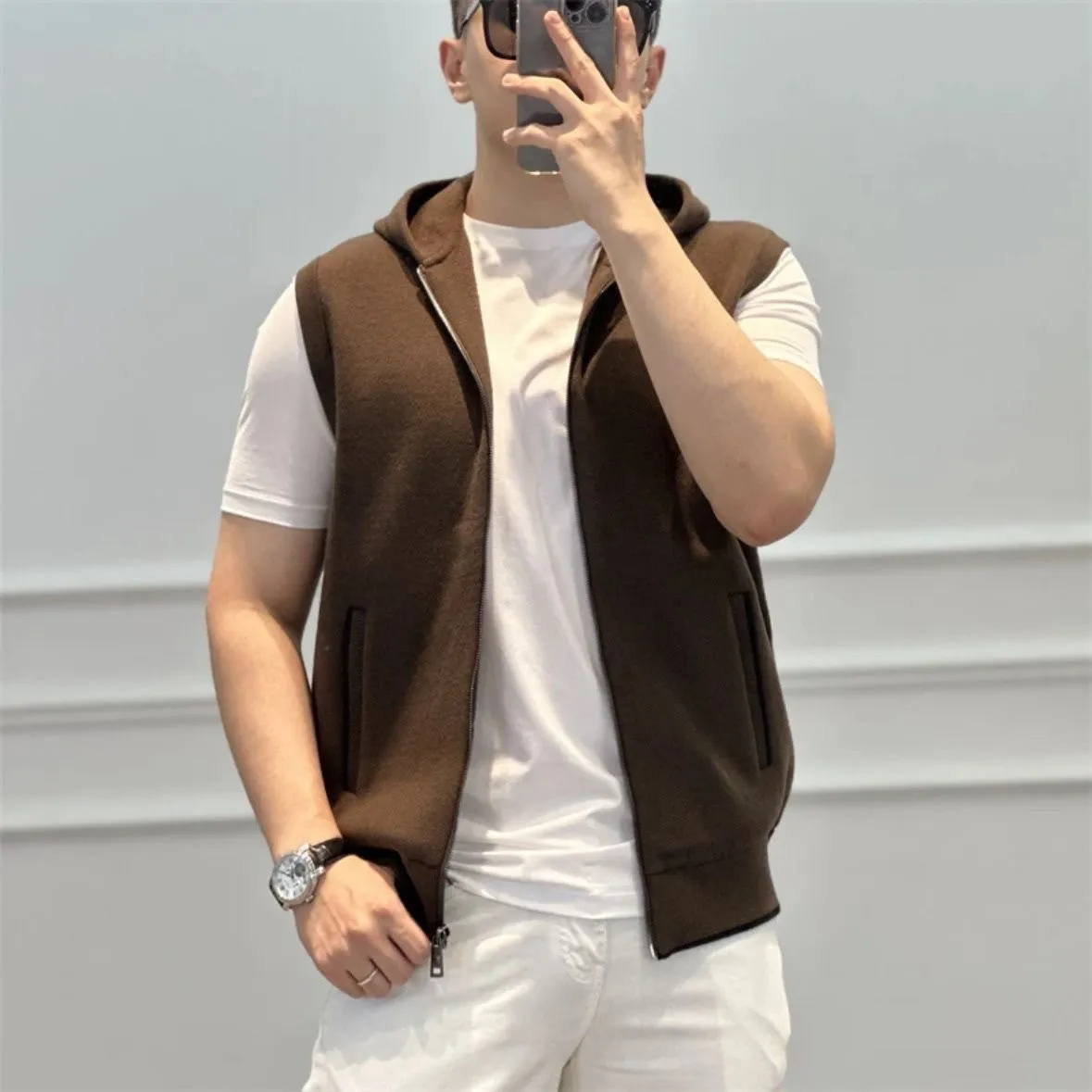 宽松加肥简约百搭无袖连帽马甲