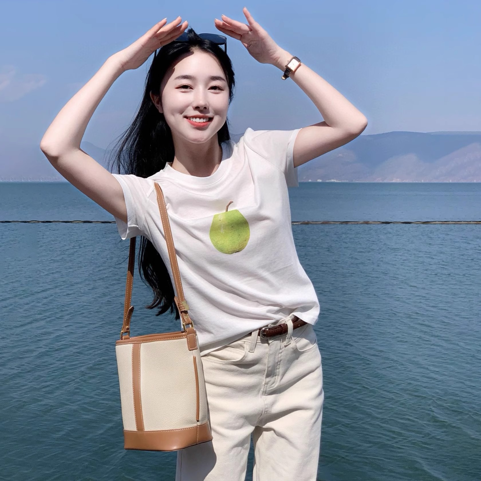 白色圆领正肩印花短袖T恤女夏季2025新款爆款设计感小众修身上衣