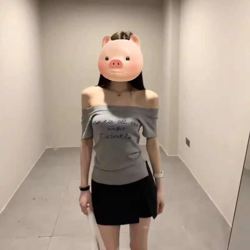 灰色一字肩斜肩字母印花针织短袖T恤女夏季修身显瘦辣妹露肩上衣