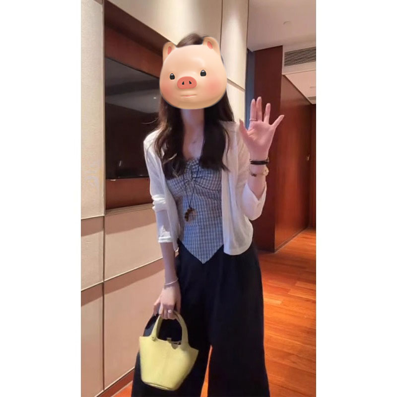 白色短款冰丝针织防晒开衫外套女夏季薄款微透外搭空调衫坎肩上衣