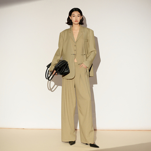 XG雪歌卡其色直筒西装裤2026春季新款阔腿职场套装休闲裤长裤女装