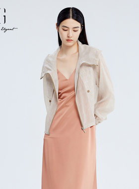 XG雪歌2024秋季新款趣野满版印花廓感轻薄连帽外套女XJ307003B133