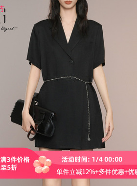 XG/雪歌黑色翻领连衣裙2025夏季新款链条短袖A字裙女XK204028A290