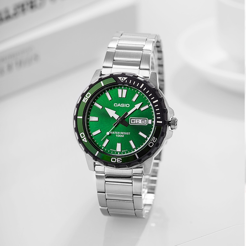 卡西欧剑鱼绿水鬼防水石英表