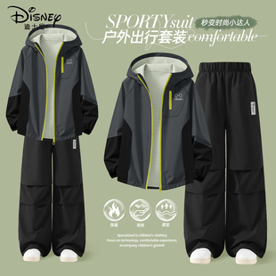 迪士尼男童加绒套装2025新款中大童黑色运动软壳冲锋外套儿童冬装