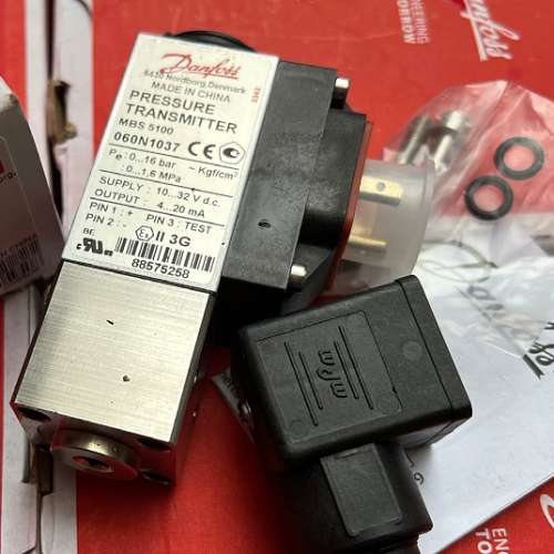 DANFOSS MBS5100-2211-1DB04 060N1037 丹佛斯压力感测器0-16bar
