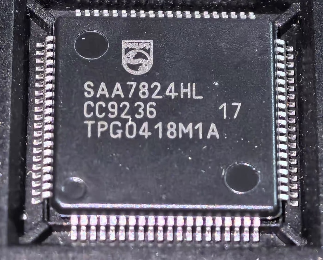 全新原装正品进口现货SAA7824HL，QFP原盒原包 可直拍！