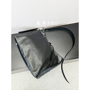 简岸PRO 重磅王炸!欧阳娜娜同款黑武士Carryall单肩斜挎托特包