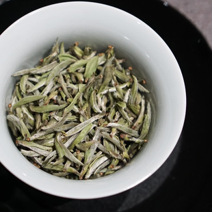 荒野白毫银针福鼎白茶茶叶2025年明前特级官方旗舰店正宗高山白茶