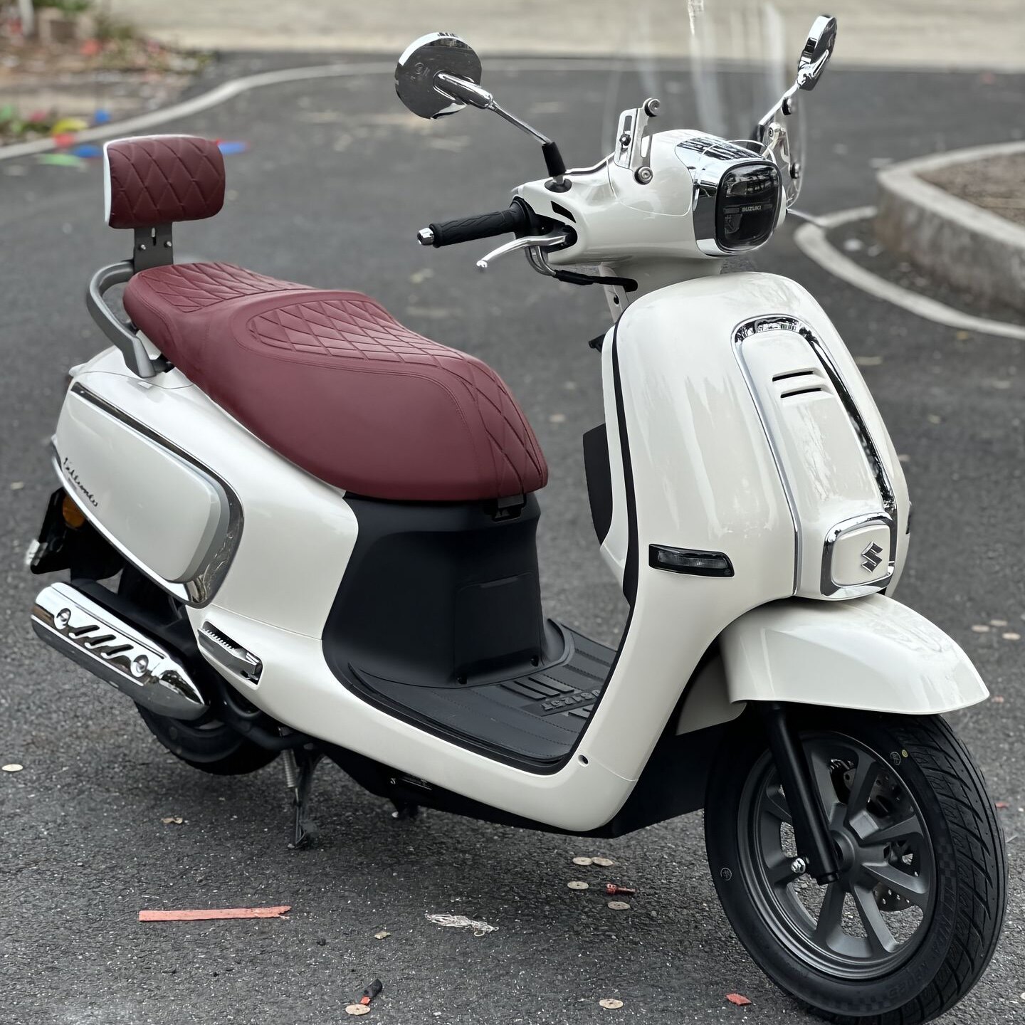 新款铃木US125CC复古踏板车国四电喷男女款代步燃油助力摩托车