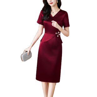 酒红醋酸连衣裙女2026新款夏季品牌婆婆妈妈参加婚礼服V领包臀裙