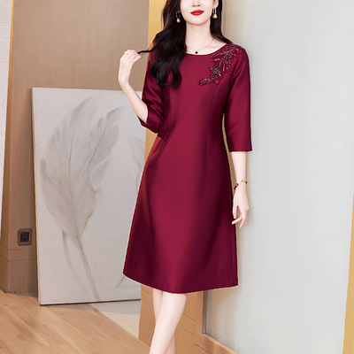酒红喜婆婆婚宴装连衣裙女2025年早秋新款高端名媛收腰显瘦A字裙