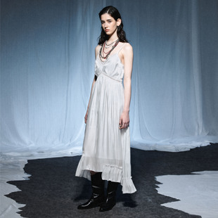 immune system 鎏光 蕾丝拼接光泽感吊带优雅舒适可调节长裙