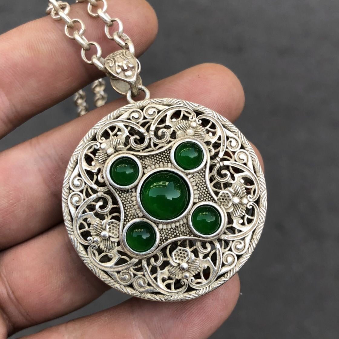 古玩古董杂项收藏苗银挂件绿珠子蝙蝠银锁挂件特价包邮