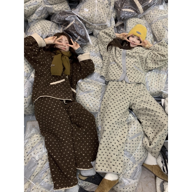 复古简约波点米粒绒睡衣冬季女新