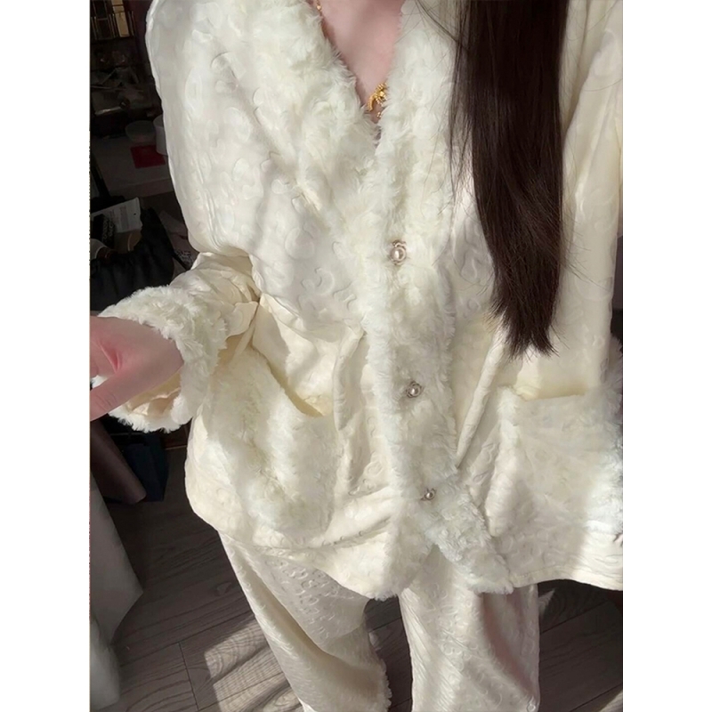 轻奢风拼接毛绒豹纹海岛绒睡衣女