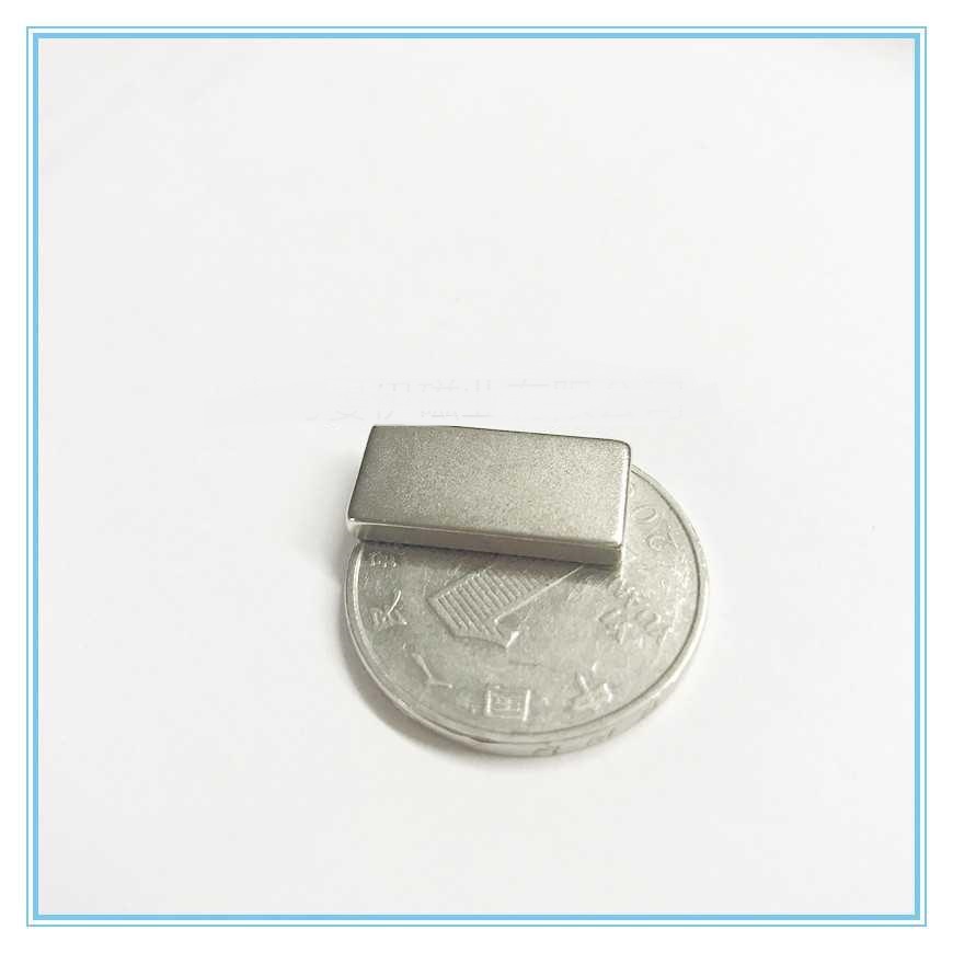 磁铁钕铷强磁吸铁石 强力磁钢20*10*4长方形强磁铁20X10X3mm新品