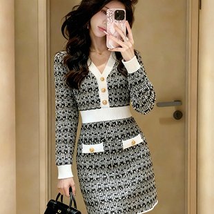 韩国小香风针织撞色拼接V领长袖 连衣裙女2025年秋冬收腰显瘦A字裙