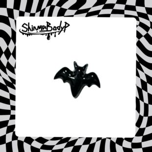 蝙蝠小黑 哥特暗黑光滑内螺纹树脂耳钉唇钉钛钢 捣蛋鬼 Shinma