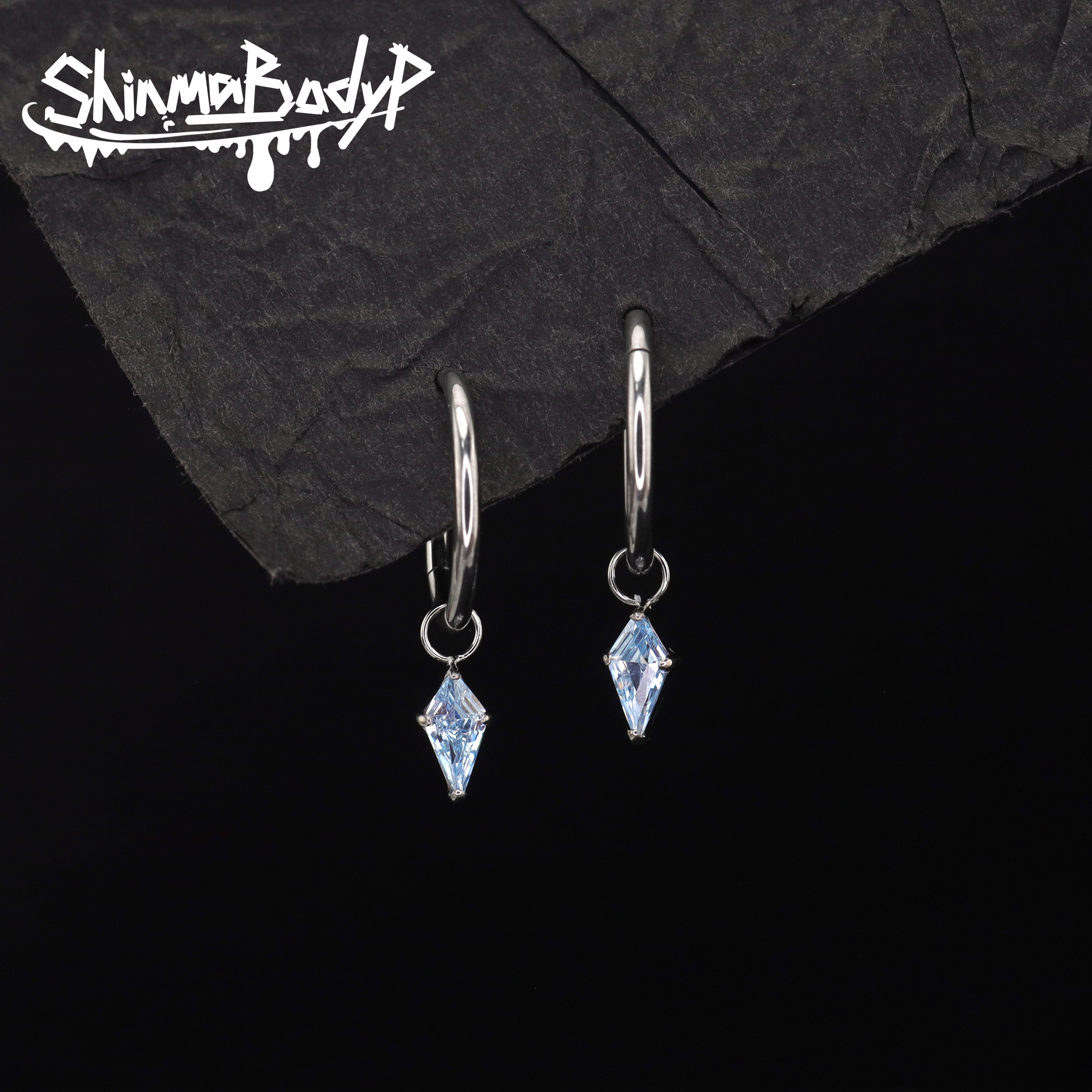 Shinma钛合金蓝色锆石澳宝菱形挂坠水滴哥特亚比亚文化耳环耳骨环