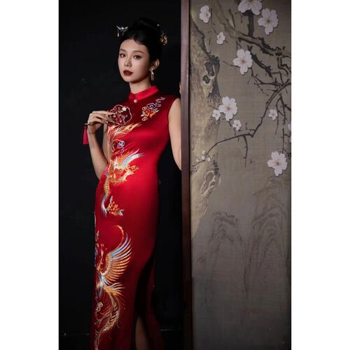 出租花样年华正版红色旗袍结婚订婚敬酒礼服中式刺绣重工新娘礼服