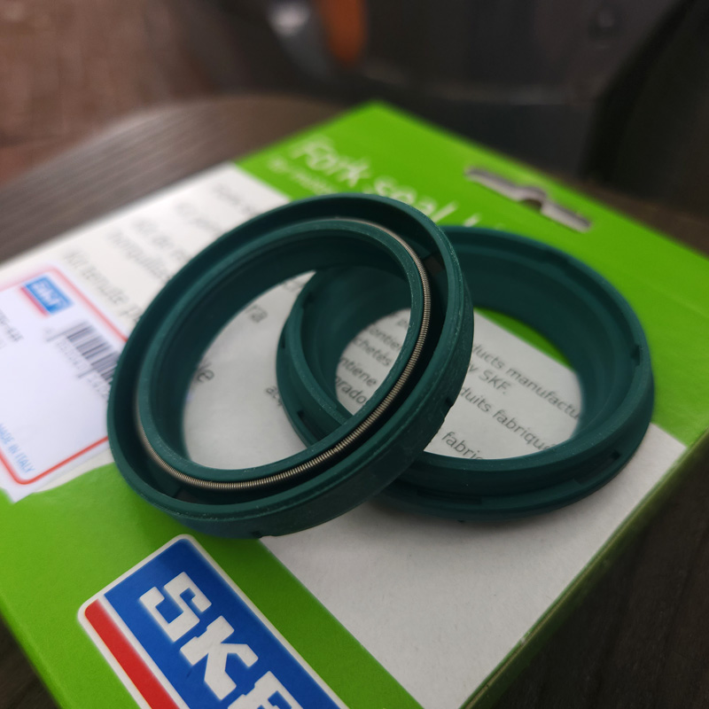 美品！G310R G310GS C600 C650GT Sport前减震油封SKF FORK SEALS