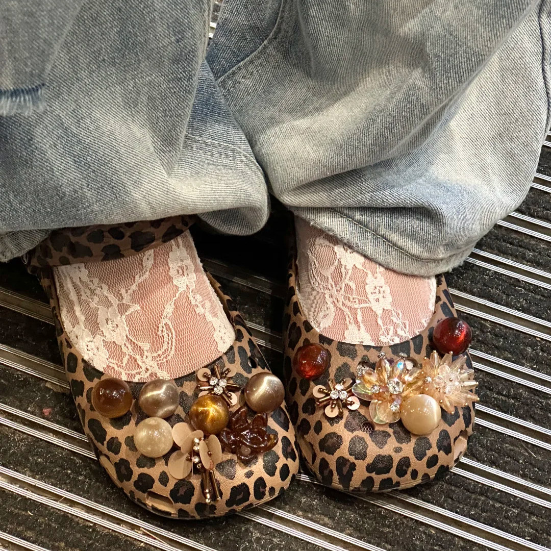 豹纹芭蕾洞洞鞋配饰高级感鞋花适配crocs鞋面装饰配件diy鞋扣卡扣