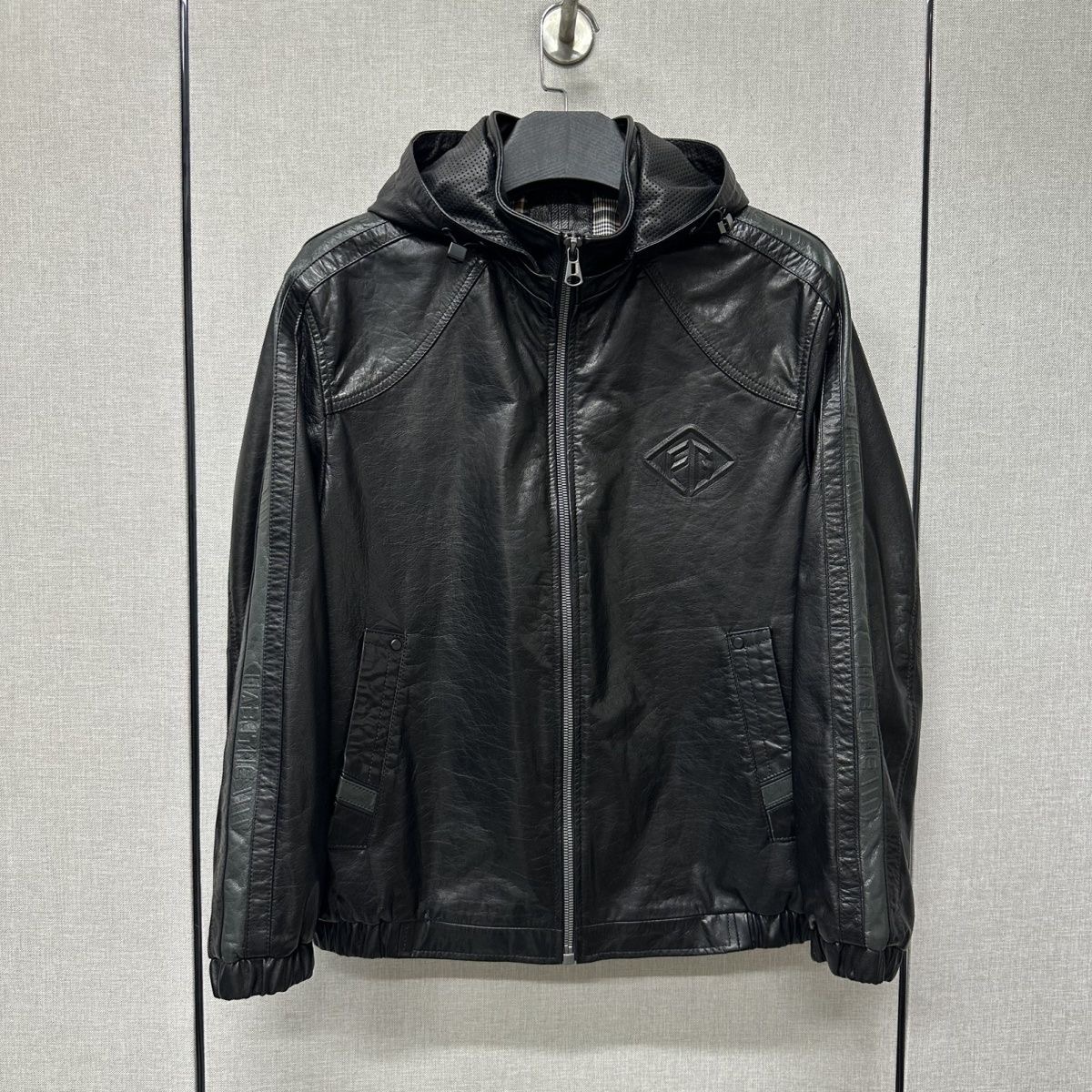 新款时尚休闲可脱卸帽海宁真皮皮衣男短款连帽皮夹克头层牛皮外套