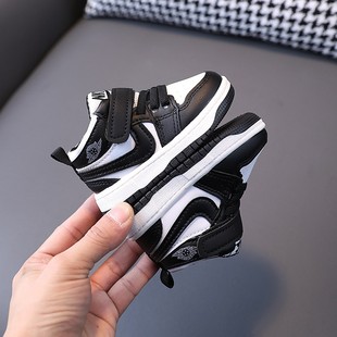 秋冬0-1-2岁男宝女宝运动鞋4儿童低帮3板鞋婴幼儿软底球星男童鞋