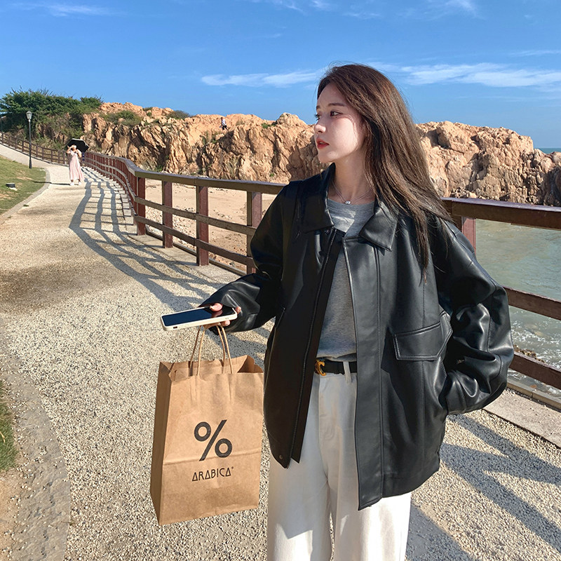 黑色翻领机车皮衣女宽松高级感