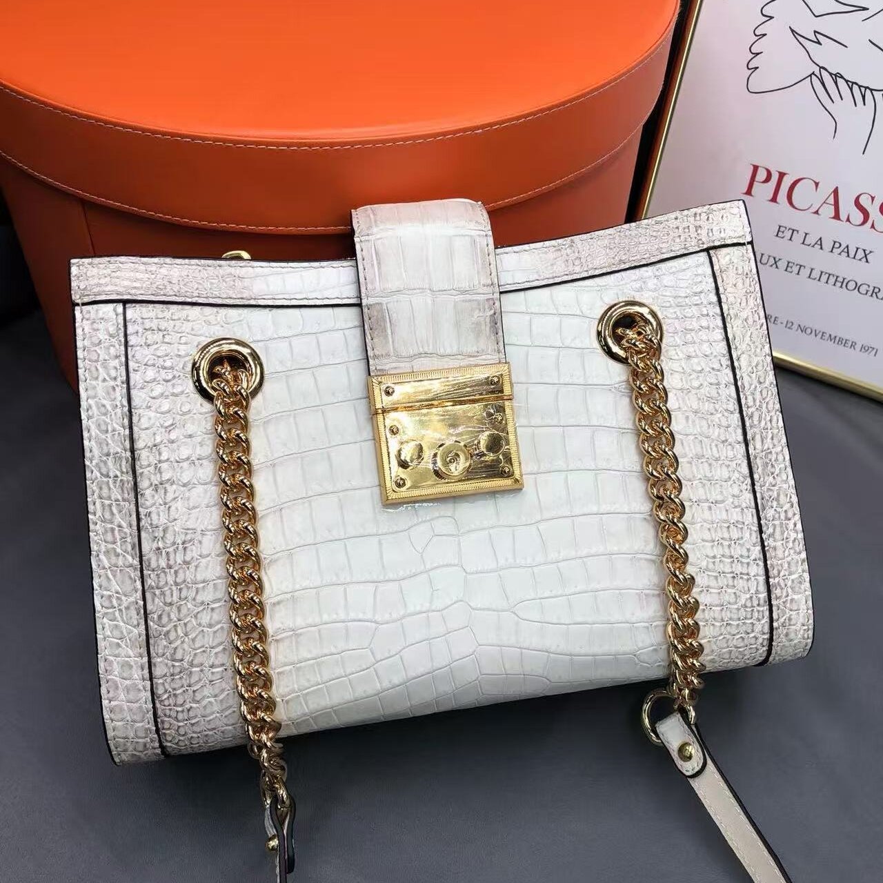 喜马拉雅白链条包鳄鱼皮女包高档真皮女士单肩包锁扣皮包时尚新款