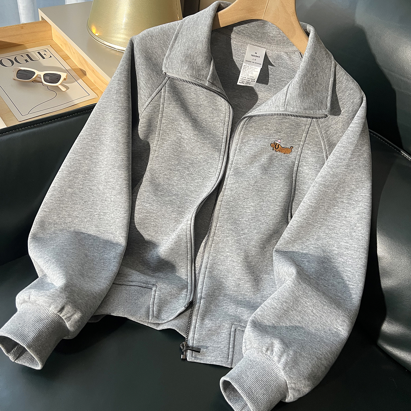 短款灰色立领运动外套女