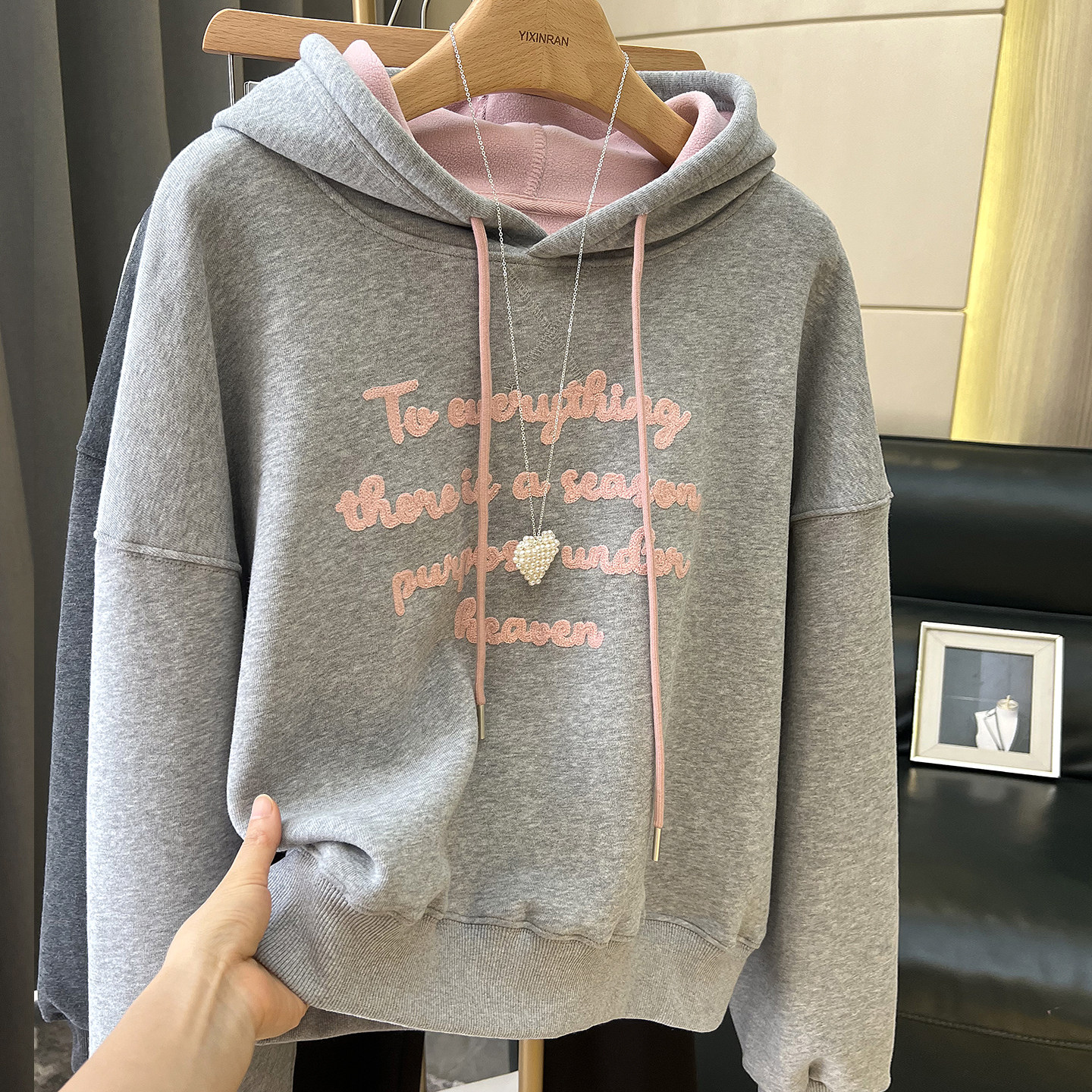 浅灰色加绒卫衣连帽女2025新款爆款秋冬季加厚外套韩系慵懒风上衣