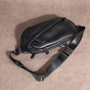 潮牌胸包 斜挎包男士 真皮胸包男手机包男腰包纯牛皮跑步韩版 运动款