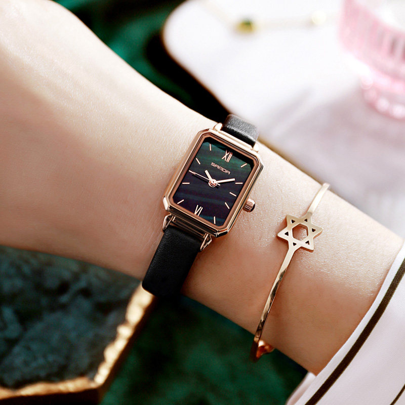 法国小众手表女ins风轻奢森系女表复古小方盘防水正品手链小绿表