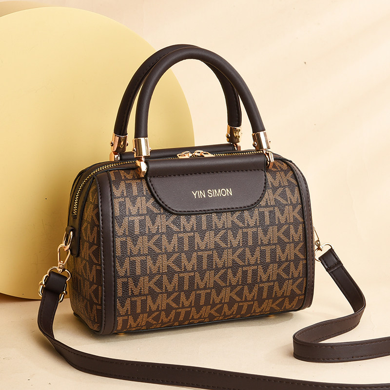 通勤包包女士枕头包2022新款潮时尚大容量波士顿包手提单肩斜挎包