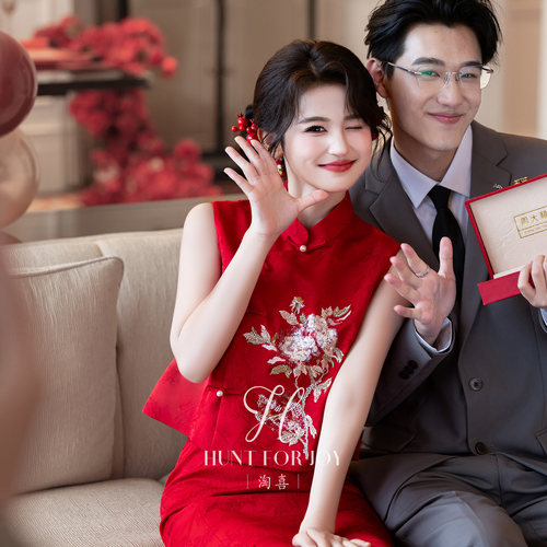 小个子红色新中式订婚旗袍套装